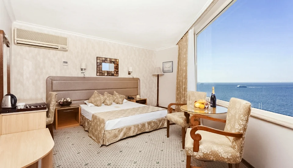 هتل ازمیر پالاس